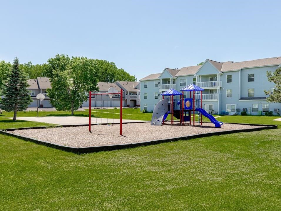 The Meadows Of Coon Rapids Apartments, 1770 121st Ave NW, Coon Rapids